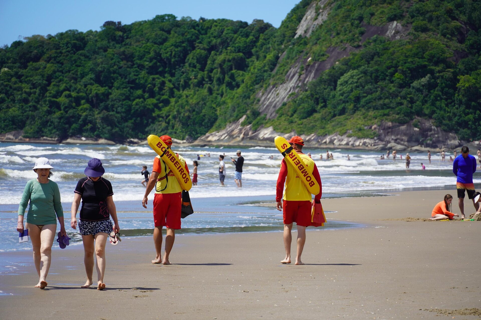 Circo itinerante é atração no litoral